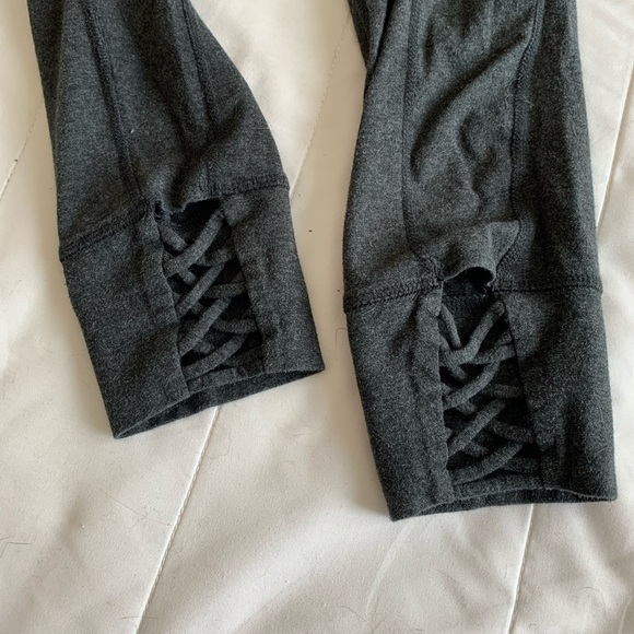 (2for$20) Calvin Klein Med Cropped Grey Leggings - Picture 4 of 6